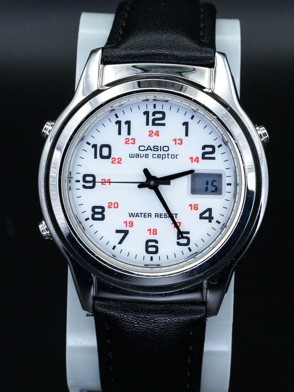 Casio Rare WVQ-140A Vintage Wave Analog Digital 36mm Watch